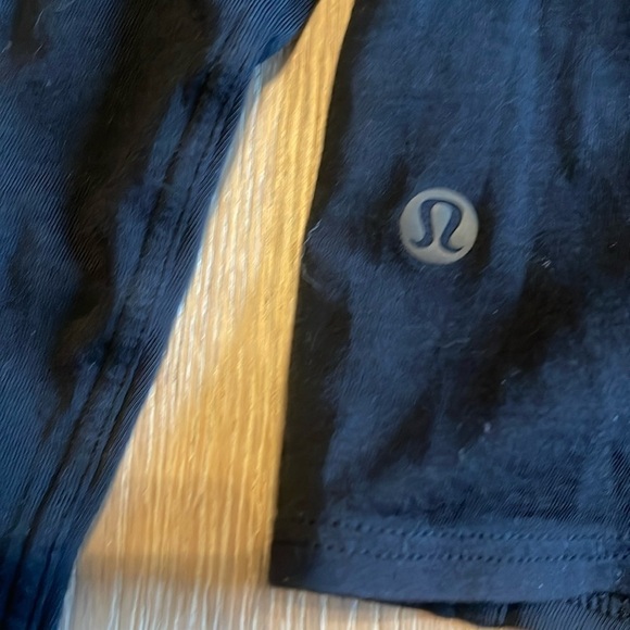 lululemon athletica Black Tie-Front workout  long sleeve size 4
Athletic - Picture 5 of 6